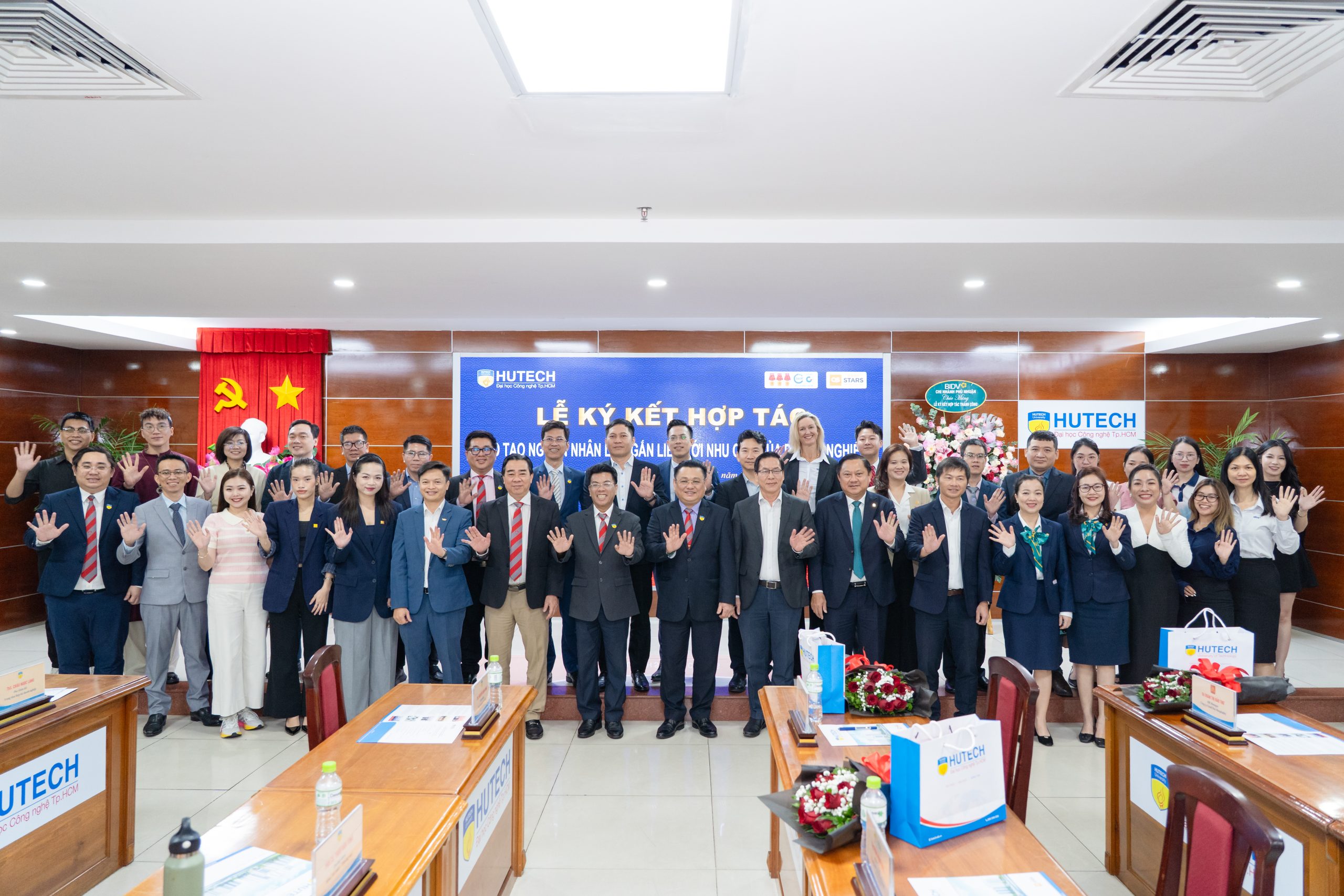 BeniHOME đồng hành cùng KOSHI ký kết MOU với HUTECH