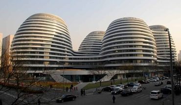 Kien-truc-khong-gioi-han-va-hinh-khoi-phuc-tap