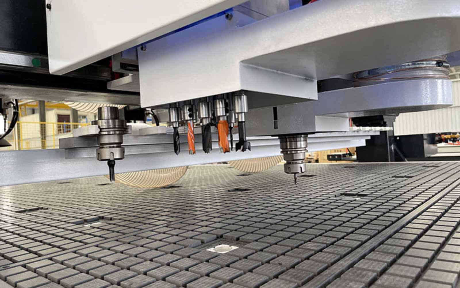 Ung-dung-cong-nghe-trong-san-xuat-noi-that-hien-dai