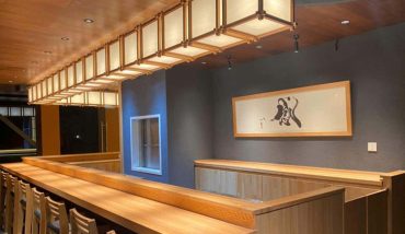 đèn lồng trong nhà hàng Nhật