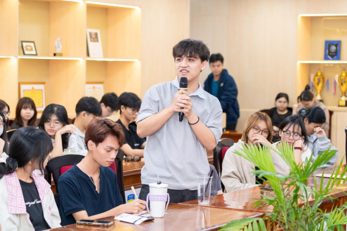 Không khí thảo luận diễn ra sôi nổi tại workshop